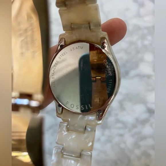 Fossil Women’s Watch - rose gold white tortoise shell - Picture 5 of 5